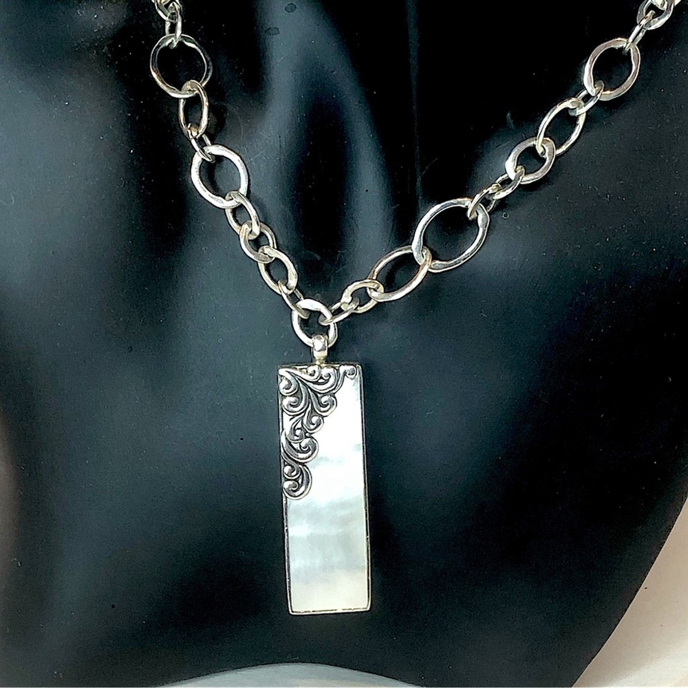 LOIS HILL Sterling Silver Cut Out Mother Of Pearl Open Link Toggle Necklace NWOT - Picture 14 of 17